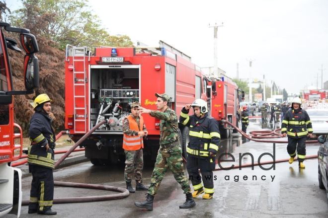Пожар в торговом объекте в Баку потушен  Азербайджан Баку 14 октября 2022
